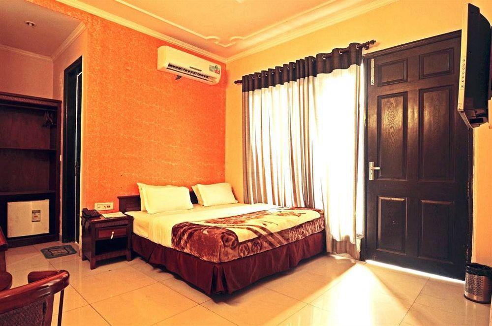 Hotel Sunrise Delhi  Esterno foto