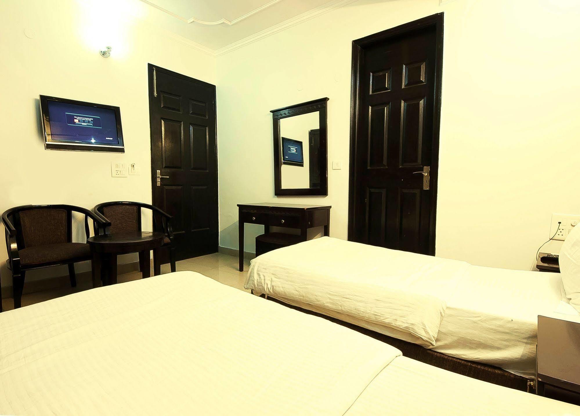 Hotel Sunrise Delhi  Esterno foto
